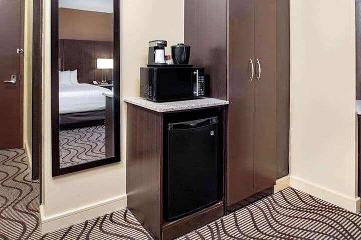Room 6 of 31