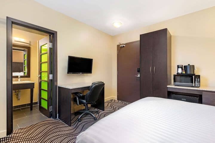 Room 5 of 31